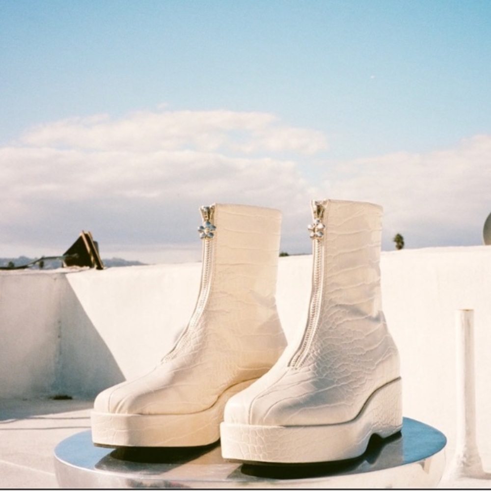 Lisa Says Gah Boots Chloe Platform Boots in White Croc Size 10